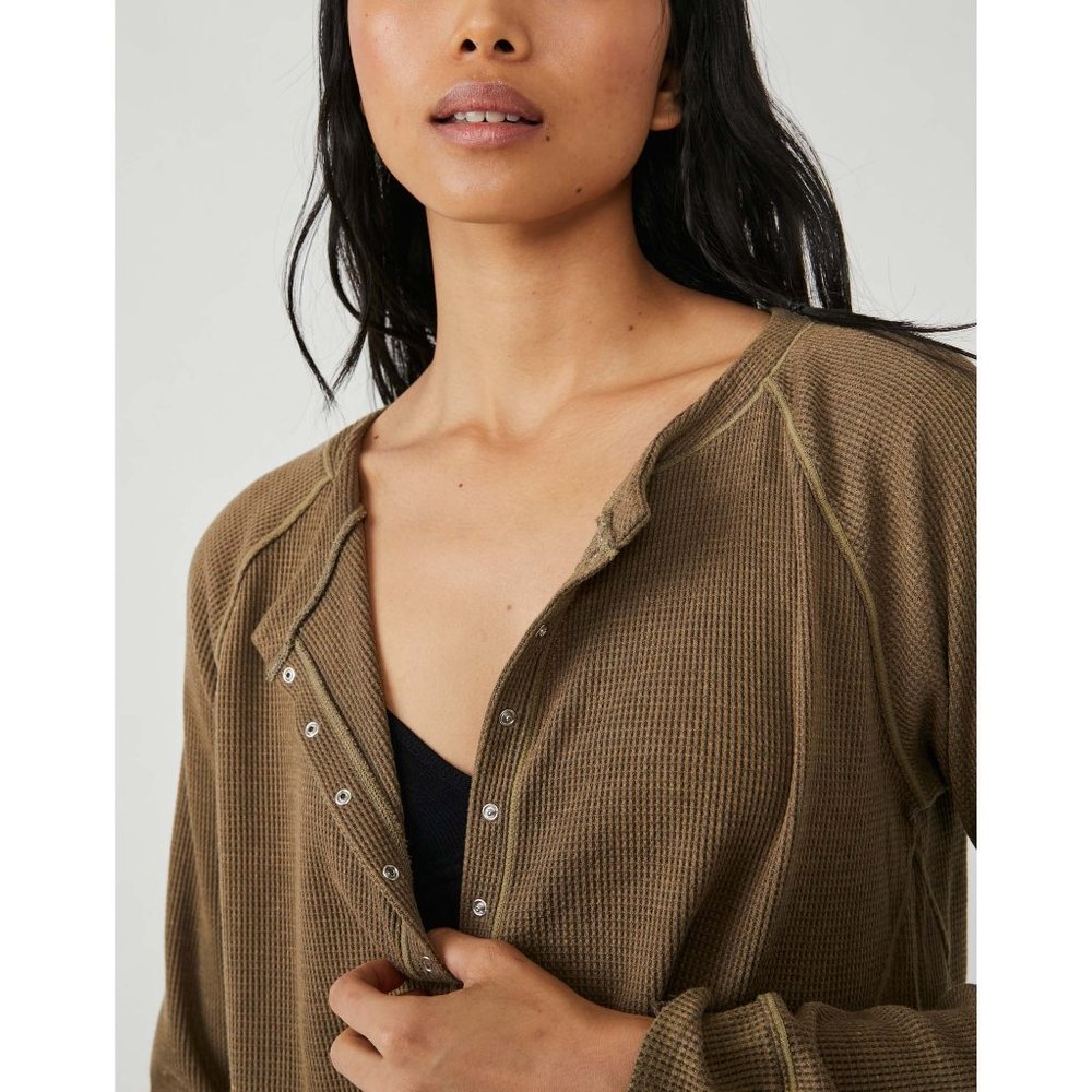 🎉LAST CHANCE🎉 NWT Free People Early Night Cropped Pullover / Washed Army - Picture 4 of 6